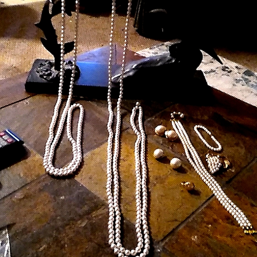 Pearls from 2 generation 30's  and 50's. I'm not sure if there real or not